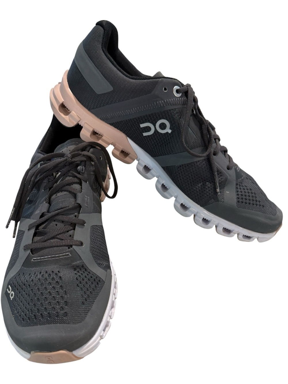 On Cloudflow Women’s Running Shoe in Size 6.5
Rock/Rose Color, EUC
